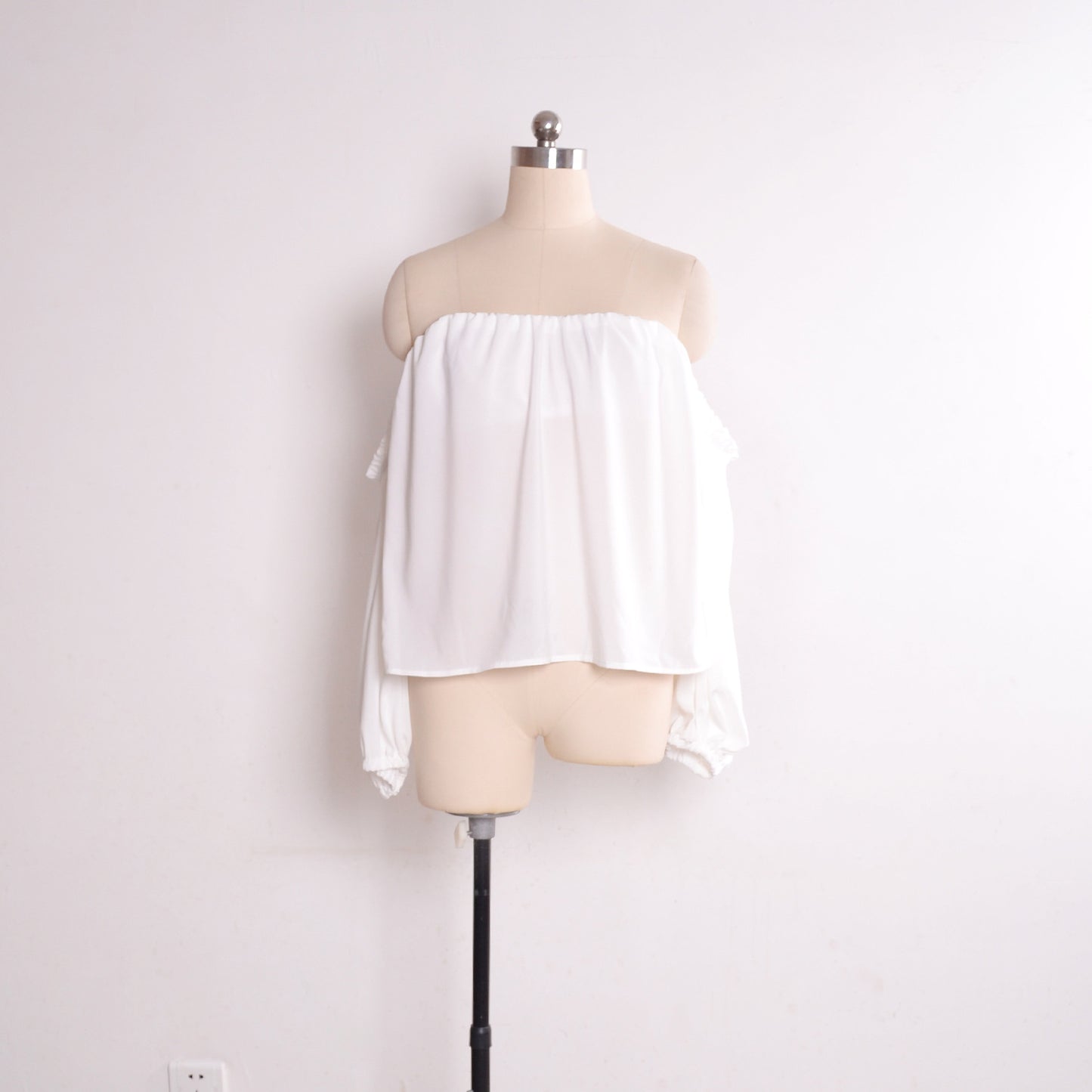 One-shoulder lantern sleeve chiffon shirt