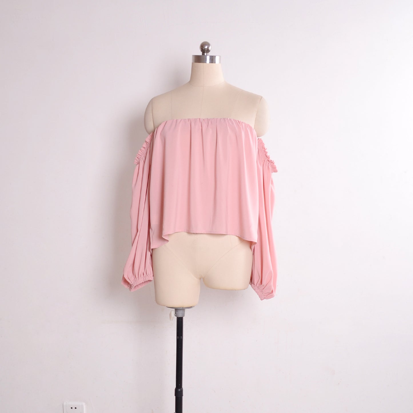 One-shoulder lantern sleeve chiffon shirt